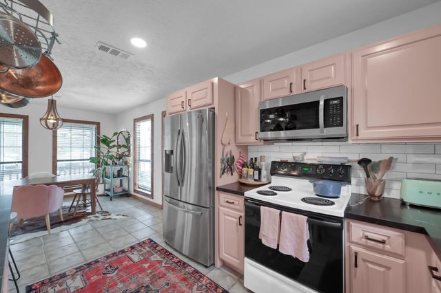 41 Hunters Creek Drive, Huntsville, TX 77340