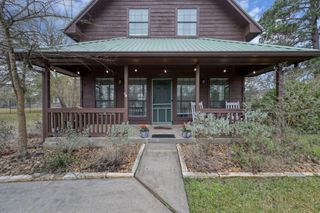 41 Hunters Creek Drive, Huntsville, TX 77340