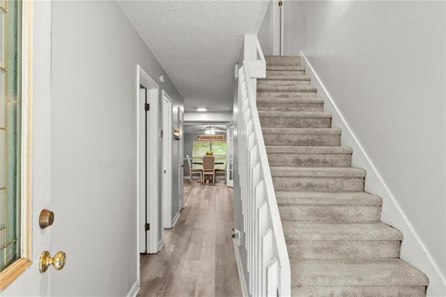 406 Creekside Lane, Woodstock, GA 30188