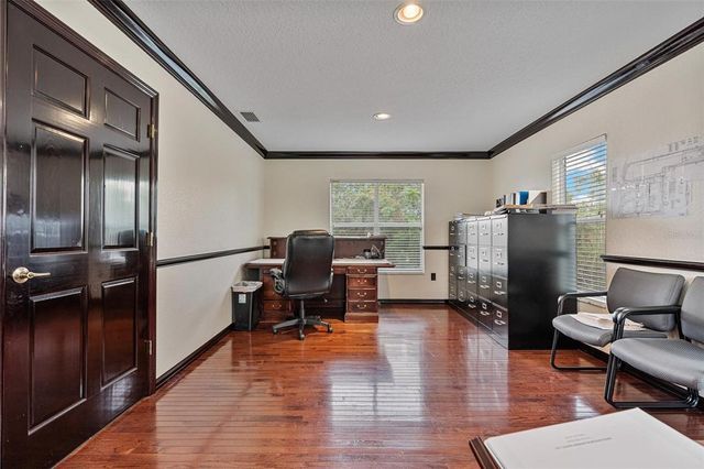715 W MAIN STREET, Tavares, FL 32778
