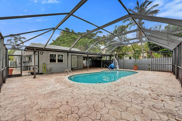 816 SE 12th Street, Fort Lauderdale, FL 33316