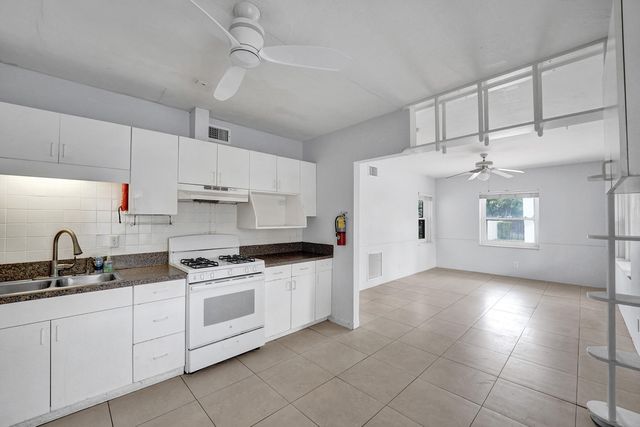 816 SE 12th Street, Fort Lauderdale, FL 33316
