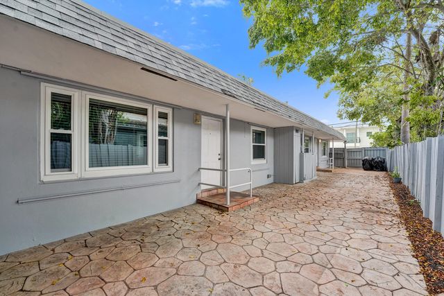 816 SE 12th Street, Fort Lauderdale, FL 33316