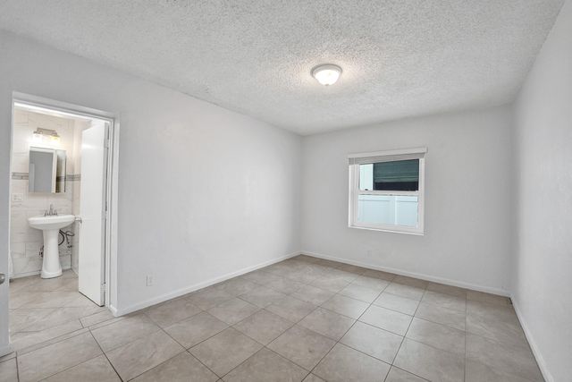 816 SE 12th Street, Fort Lauderdale, FL 33316