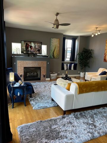 1033 E 46th Street 603, Chicago, IL 60653