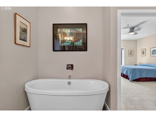 3054 Nw MONTARA Loop, Portland, OR 97229