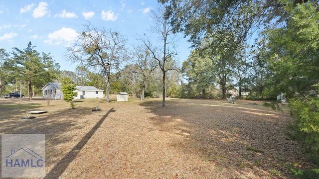 15 Paris Drive, Jesup, GA 31545