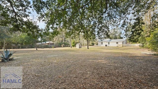 15 Paris Drive, Jesup, GA 31545