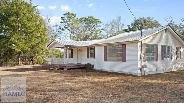 15 Paris Drive, Jesup, GA 31545
