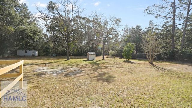 15 Paris Drive, Jesup, GA 31545