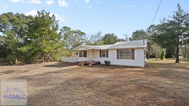 15 Paris Drive, Jesup, GA 31545