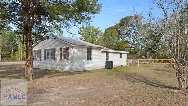 15 Paris Drive, Jesup, GA 31545