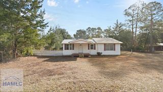15 Paris Drive, Jesup, GA 31545