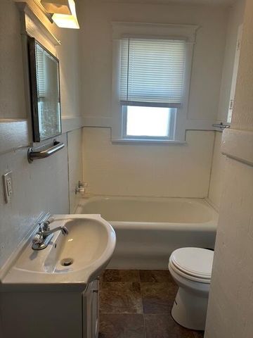 202 N Maple Avenue, Joplin, MO 64801