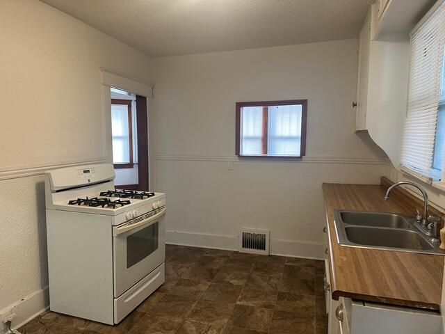 202 N Maple Avenue, Joplin, MO 64801