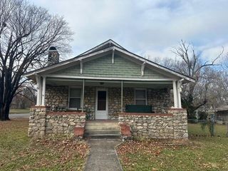 202 N Maple Avenue, Joplin, MO 64801