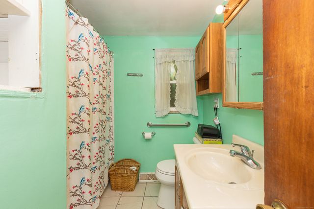 11 Sheasby Road, Ansonia, CT 06401
