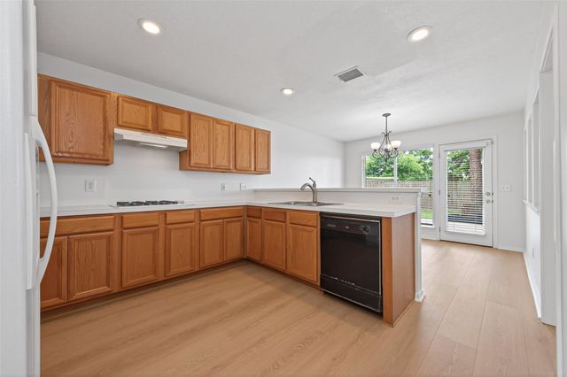 7115 Oak Walk Drive, Humble, TX 77346