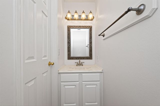 7115 Oak Walk Drive, Humble, TX 77346