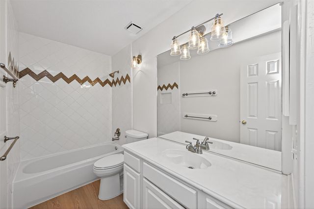 7115 Oak Walk Drive, Humble, TX 77346