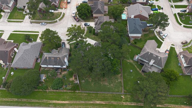 7115 Oak Walk Drive, Humble, TX 77346
