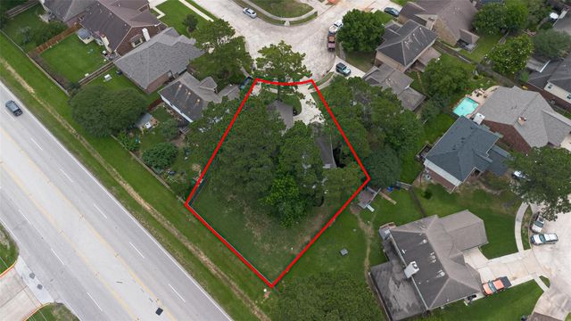 7115 Oak Walk Drive, Humble, TX 77346