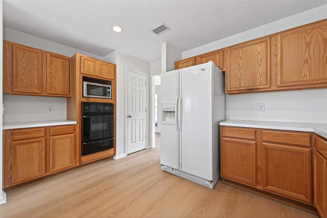 7115 Oak Walk Drive, Humble, TX 77346