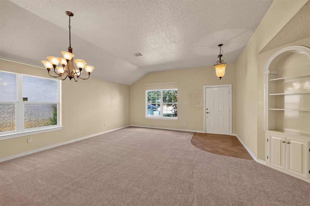 501 Roundrock Lane, Fort Worth, TX 76140 — photo 4