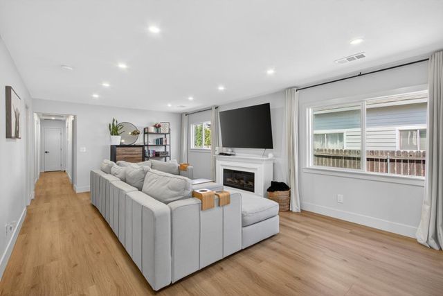 578 I St, Lincoln, CA 95648