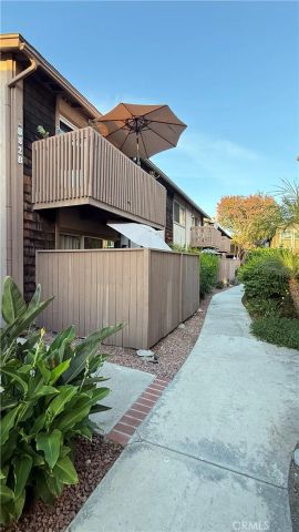 1082 Cabrillo Park D, Santa Ana, CA 92701