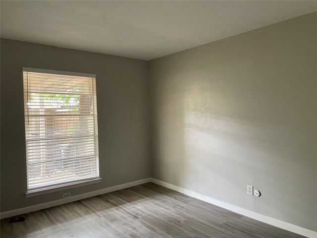 13722 Flagstone Lane, Dallas, TX 75240