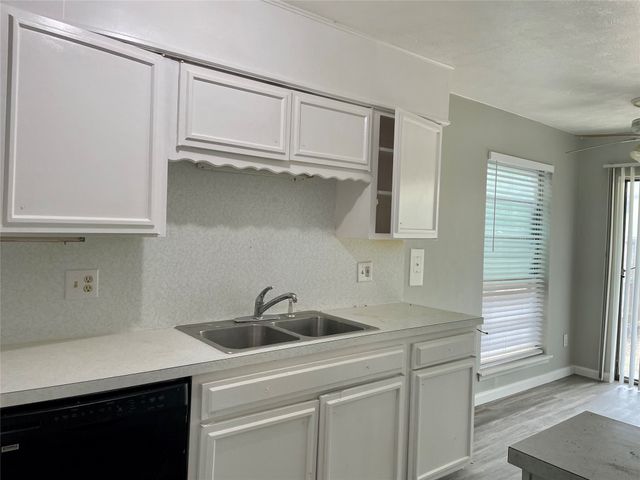 13722 Flagstone Lane, Dallas, TX 75240