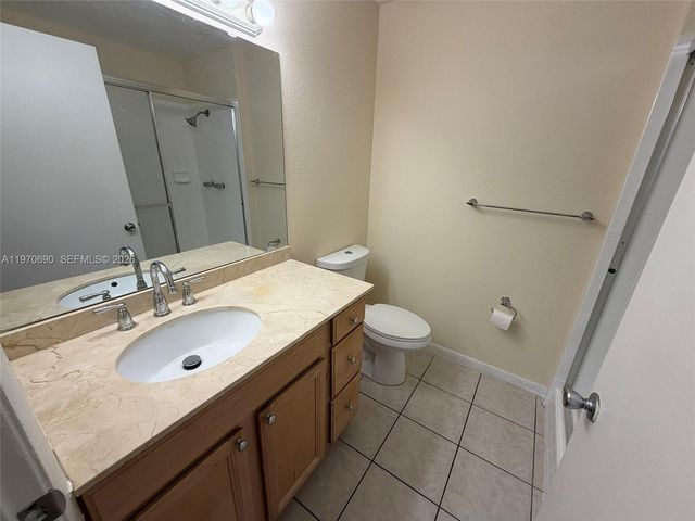 2091 NW 96th Ter 13E, Pembroke Pines, FL 33024