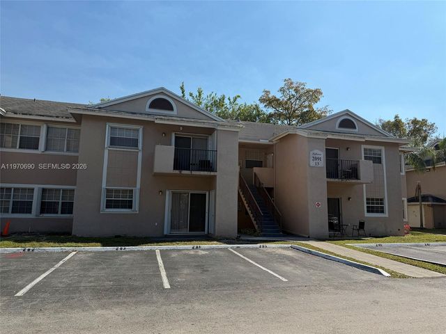 2091 NW 96th Ter 13E, Pembroke Pines, FL 33024