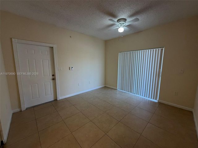 2091 NW 96th Ter 13E, Pembroke Pines, FL 33024