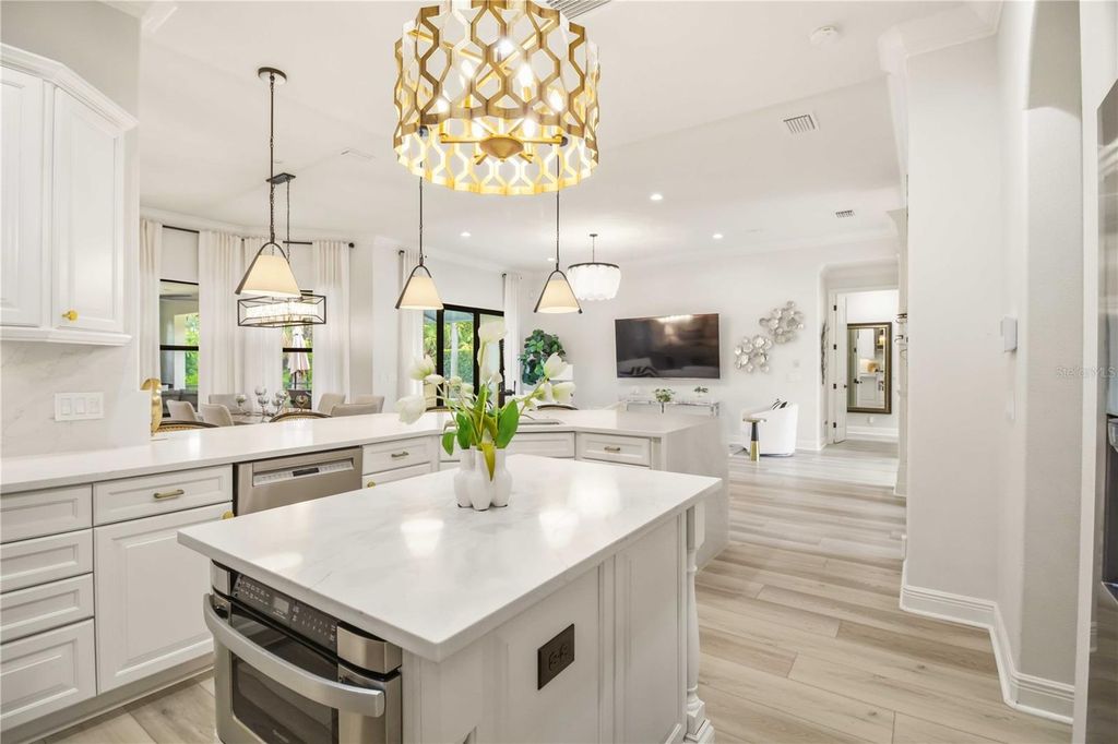 Image 18 of property listing at 15414 LEVEN LINKS PLACE, Bradenton, FL 34202