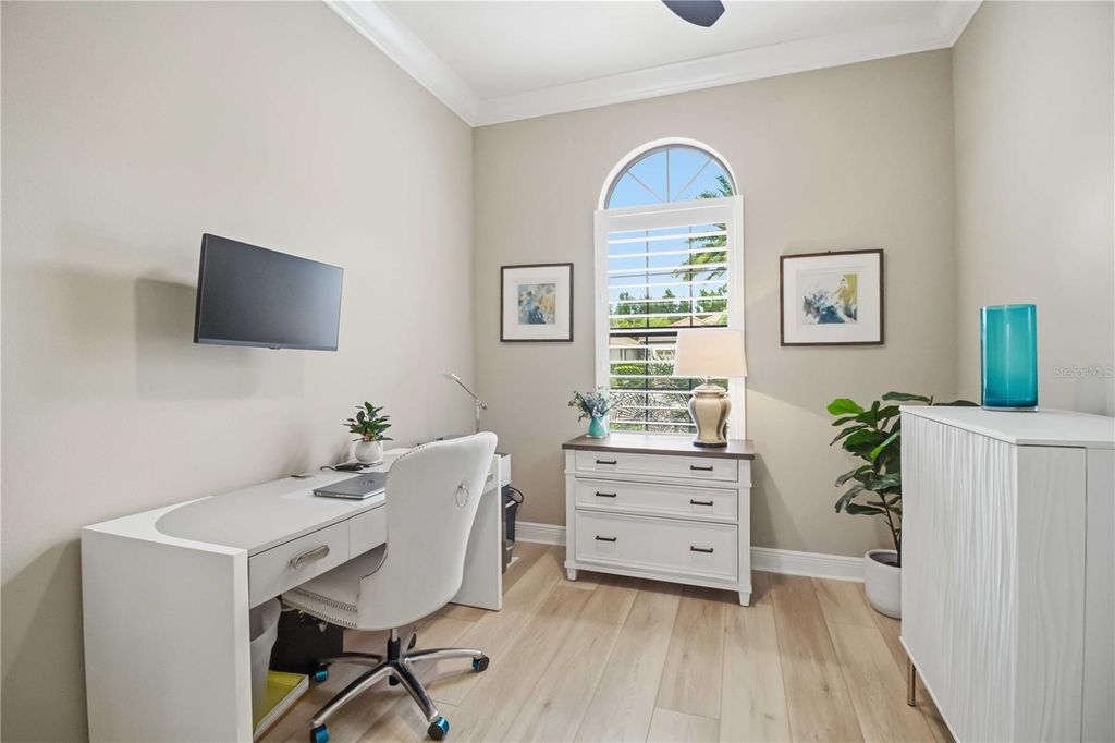 Image 25 of property listing at 15414 LEVEN LINKS PLACE, Bradenton, FL 34202