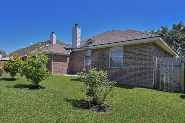 6715 Village Bridge Drive, Humble, TX 77346