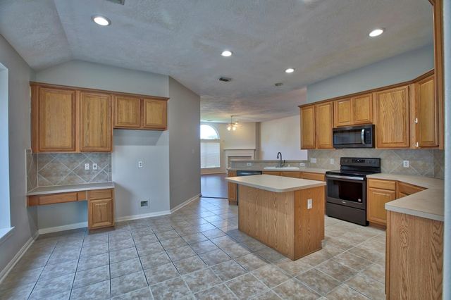 6715 Village Bridge Drive, Humble, TX 77346