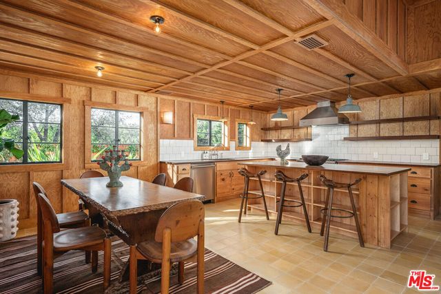 483 El Jina Lane, Ojai, CA 93023