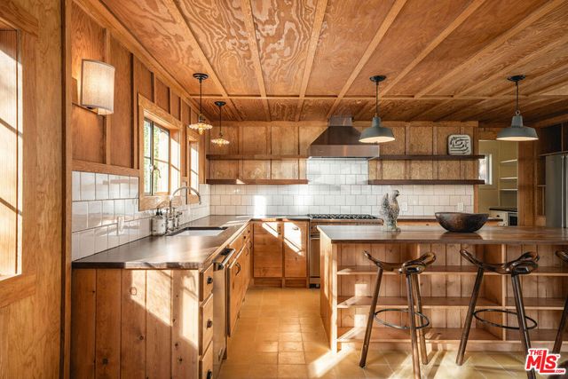 483 El Jina Lane, Ojai, CA 93023