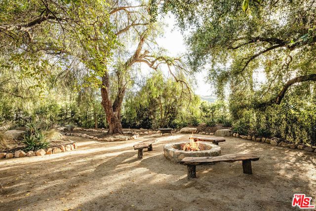 483 El Jina Lane, Ojai, CA 93023