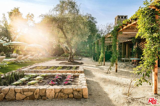 483 El Jina Lane, Ojai, CA 93023