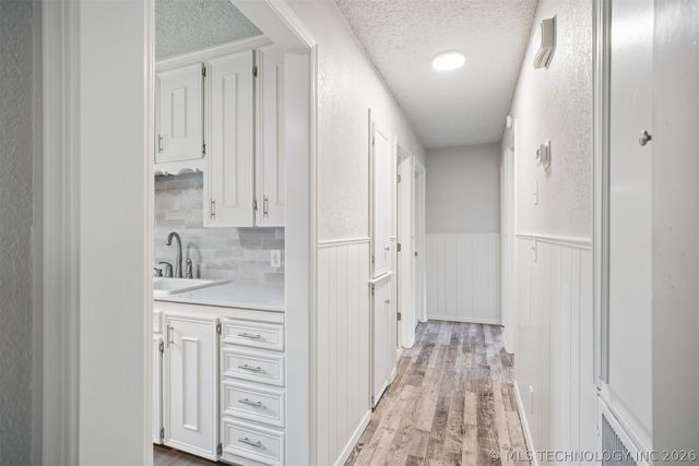 809 Cedar Avenue, Sand Springs, OK 74063