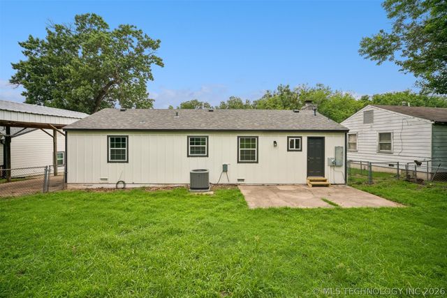 809 Cedar Avenue, Sand Springs, OK 74063