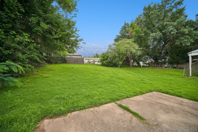 809 Cedar Avenue, Sand Springs, OK 74063