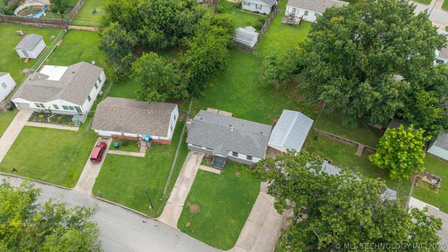 809 Cedar Avenue, Sand Springs, OK 74063