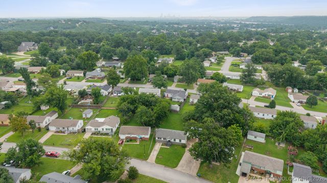 809 Cedar Avenue, Sand Springs, OK 74063