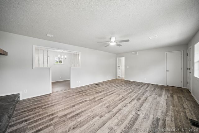809 Cedar Avenue, Sand Springs, OK 74063