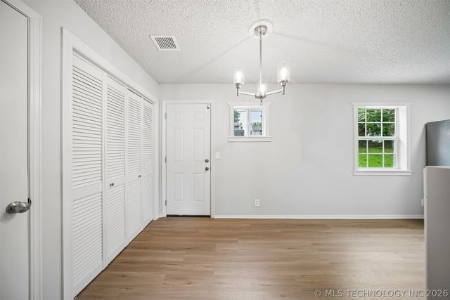 809 Cedar Avenue, Sand Springs, OK 74063